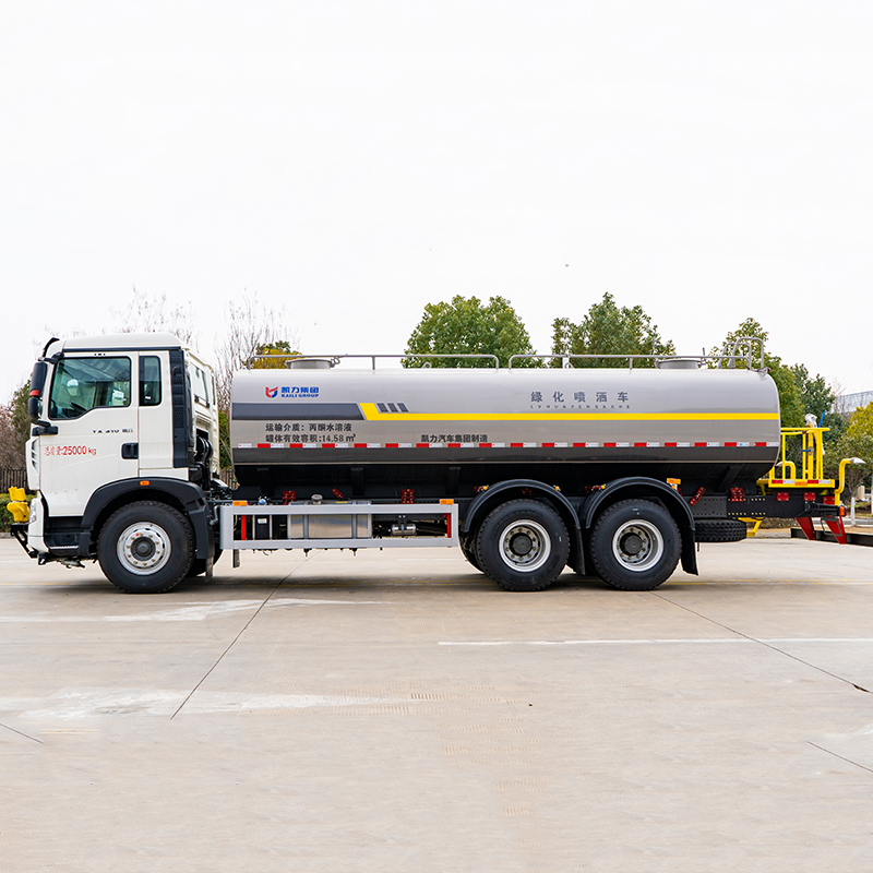 Sinotruck како 4X2 15 КБМ Поливальная машина Водяной бак для уборки улиц