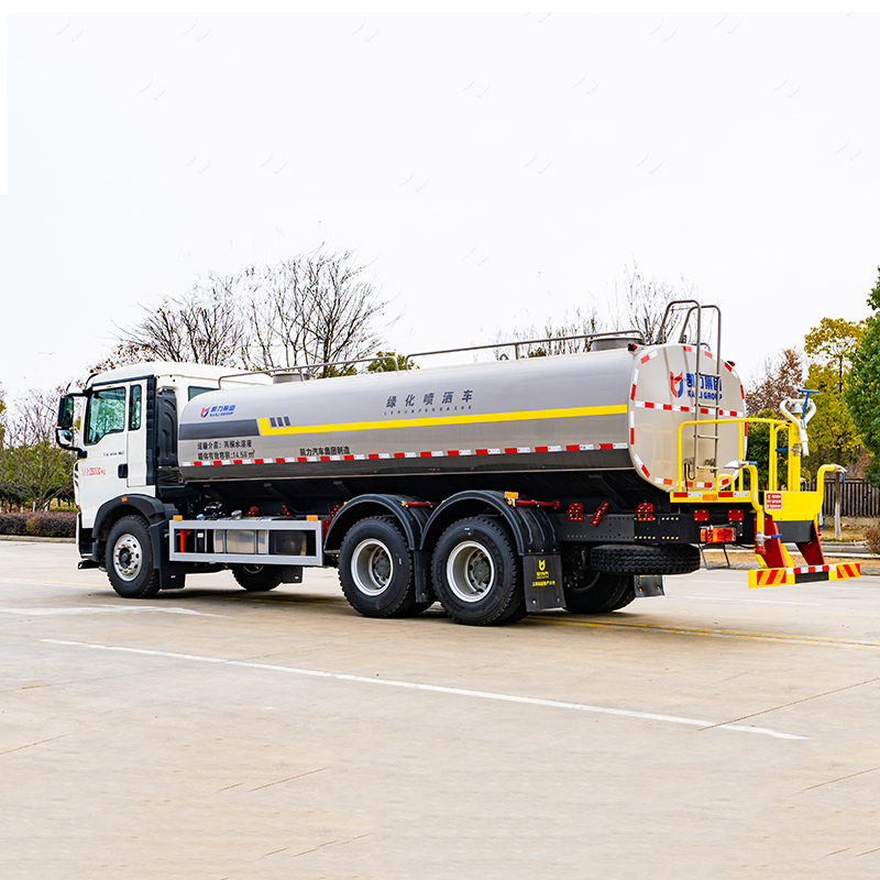 Sinotruck како 4X2 15 КБМ Поливальная машина Водяной бак для уборки улиц
