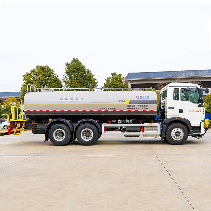 Sinotruck како 4X2 15 КБМ Поливальная машина Водяной бак для уборки улиц