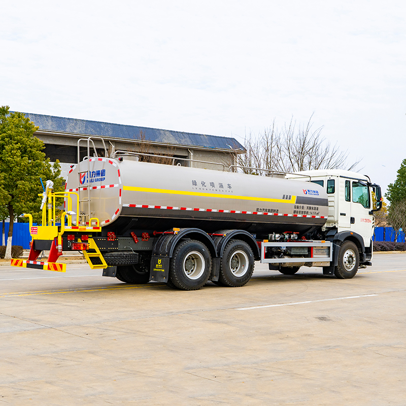 Sinotruck како 4X2 15 КБМ Поливальная машина Водяной бак для уборки улиц