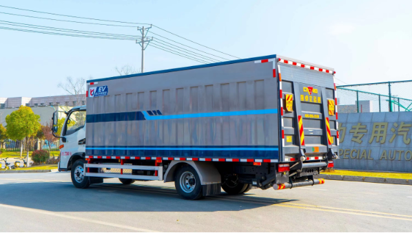 Closed Barrel Garbage Truck