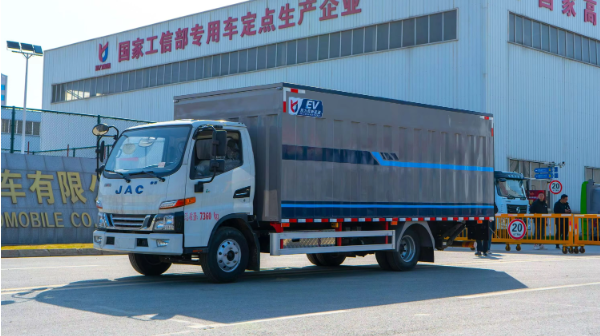 Closed Barrel Garbage Truck