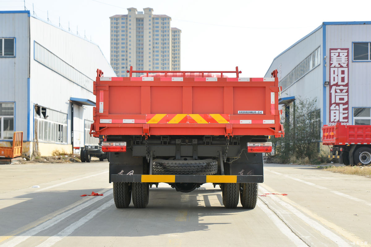 Самосвал Дунфэн Фурика F8 184 л.с. 4X2 5,25 м
