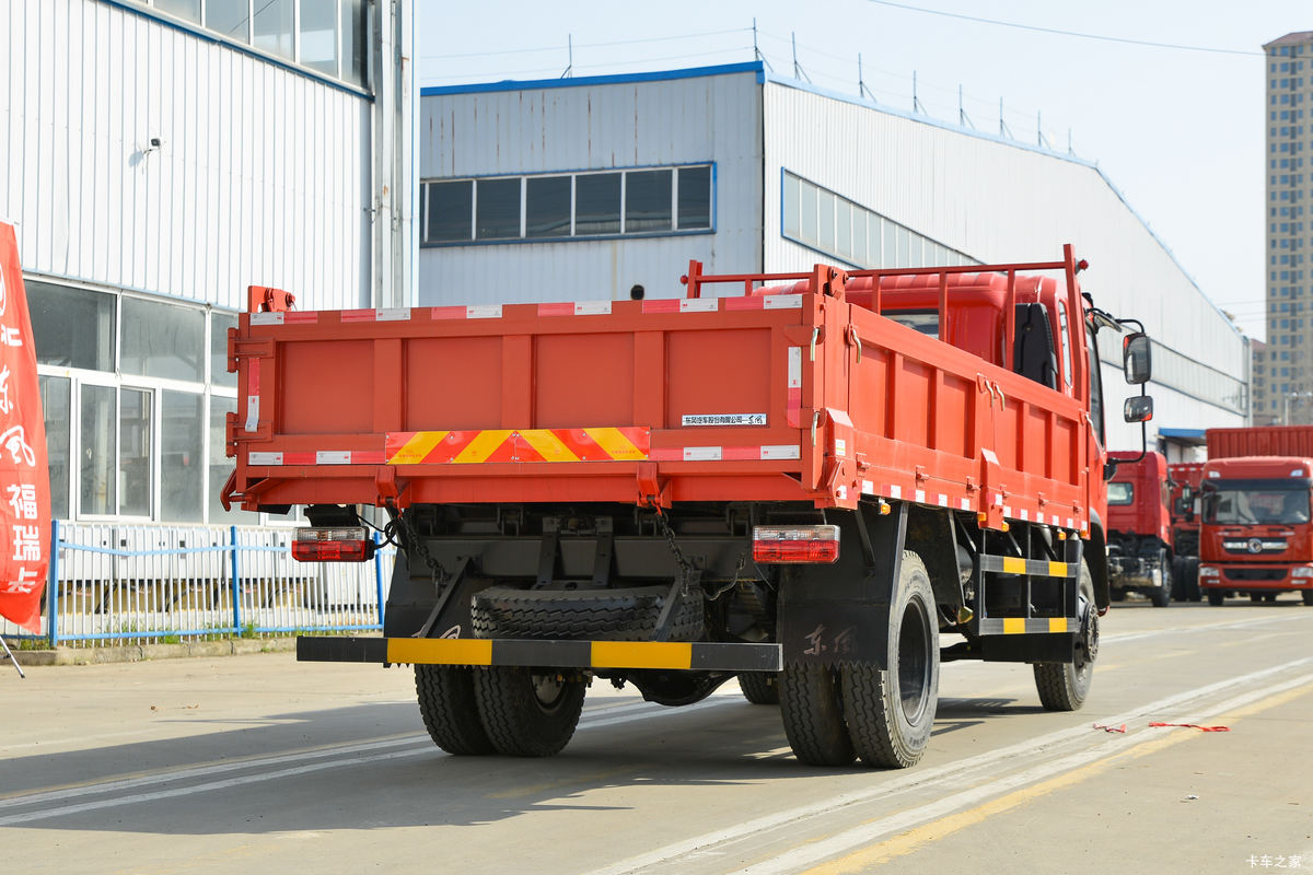 Самосвал Дунфэн Фурика F8 184 л.с. 4X2 5,25 м