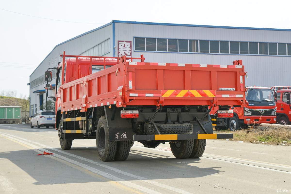 Самосвал Дунфэн Фурика F8 184 л.с. 4X2 5,25 м