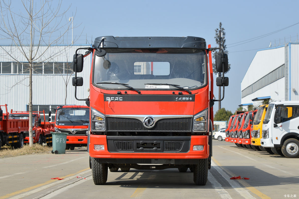 Самосвал Дунфэн Фурика F8 184 л.с. 4X2 5,25 м