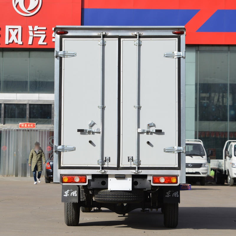 Дунфэн Сяобаванг W08, 1,6 л, 123 л.с., 2,7-метровый однорядный фургон, небольшой грузовик