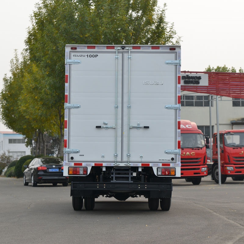Qingling, Isuzu M100 120 horsepower 4.17 meters single-row van light truck