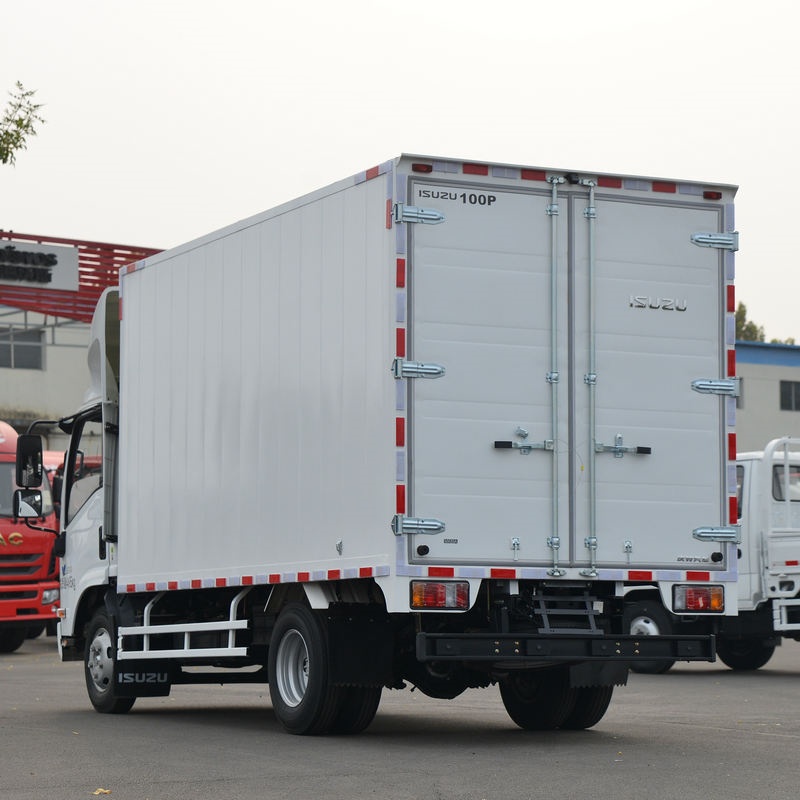 Qingling, Isuzu M100 120 horsepower 4.17 meters single-row van light truck