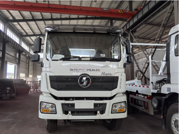 Swing Arm Garbage Truck