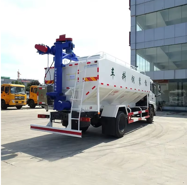 Howo Customized 12 Ton 15 Ton Bulk Feed Truck Bagong Diesel Feed Haul Truck para sa Farm Livestock