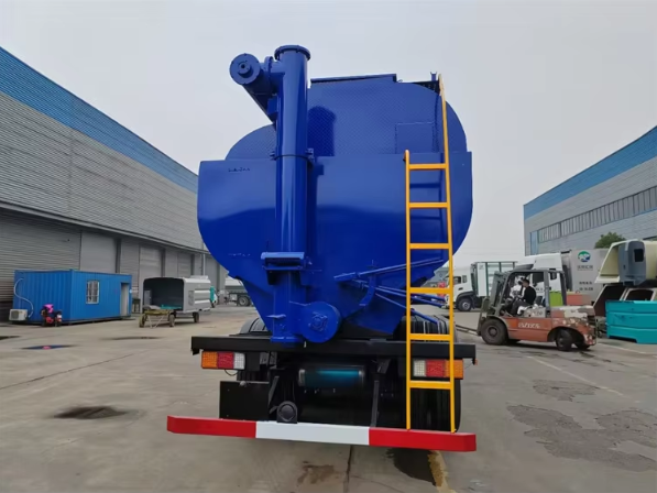 Semi-trailer Bulk Feed Trailer 30 Tons Farm Chicken Feed Pig Feed Transport Tanker Trailer