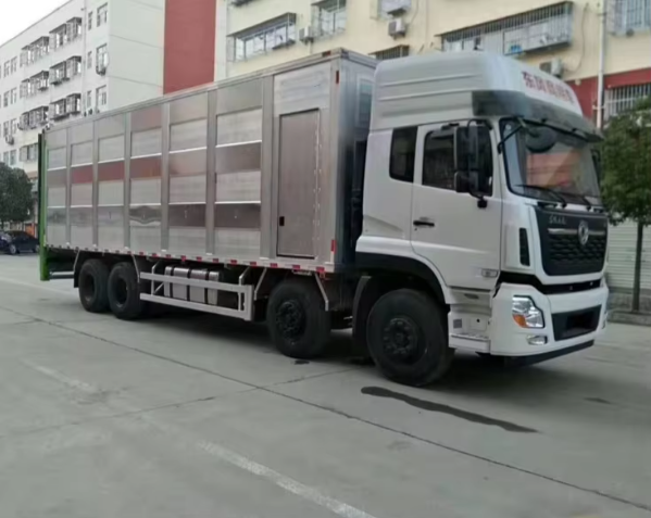 Heavy Duty Livestock Transport Truck