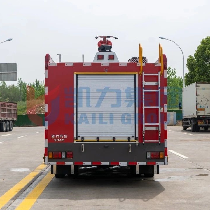 Camión de bomberos de espuma Kailifeng Isuzu 700P de 4 metros cúbicos