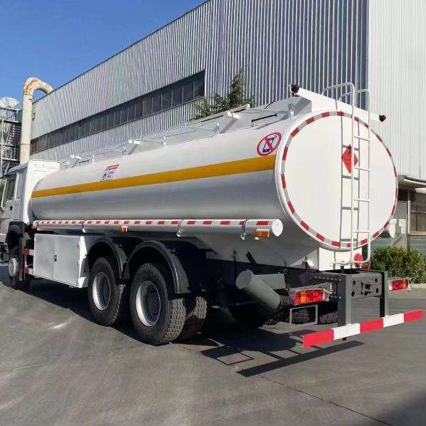 Camión cisterna de combustible HOWO 6X4 22CBM Euro 3 para transporte de petróleo