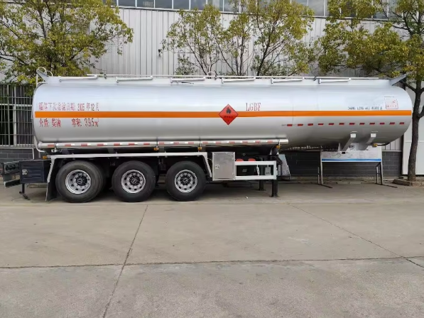 Capaz de remolcar diésel y gasolina, nuevo semirremolque cisterna chino de 30 toneladas
