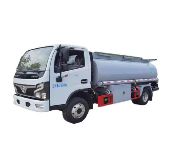 Camión de reabastecimiento de líquidos Dongfeng de 8 m³ para exportación