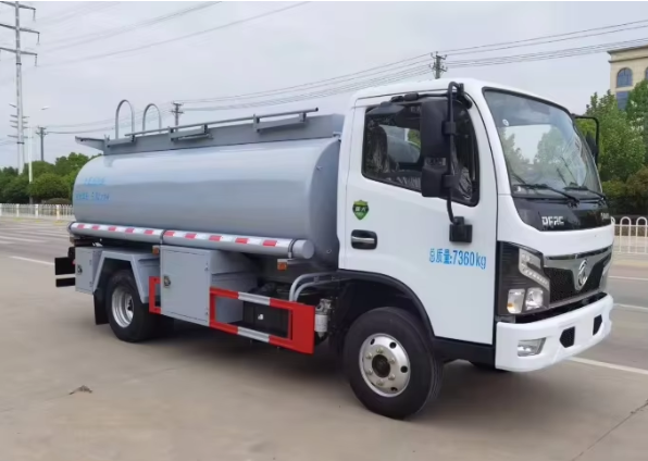 Camión de reabastecimiento de líquidos Dongfeng de 8 m³ para exportación