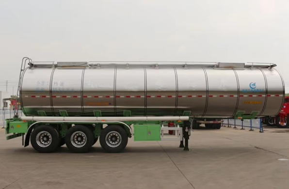 Venta de fábrica de camiones cisterna de combustible personalizables