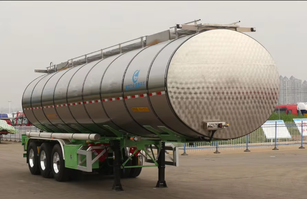 Venta de fábrica de camiones cisterna de combustible personalizables