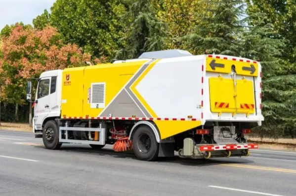 Aspiradora barredora de alta capacidad Dongfeng 12CBM