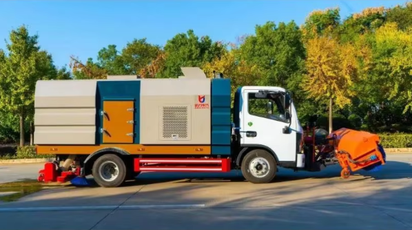 Camión aspirador de 5 metros cúbicos con rodillo quitanieves