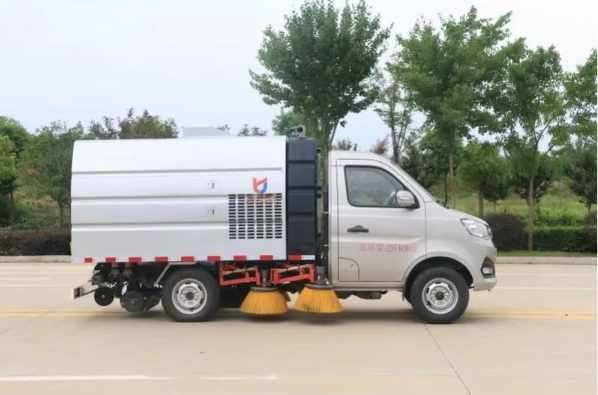 Camión barredor compacto a gasolina de 2 cbm