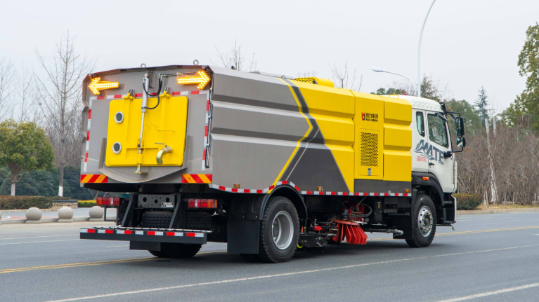 Camión barredor 4x2 de 16 cbm para limpieza de carreteras y barrido