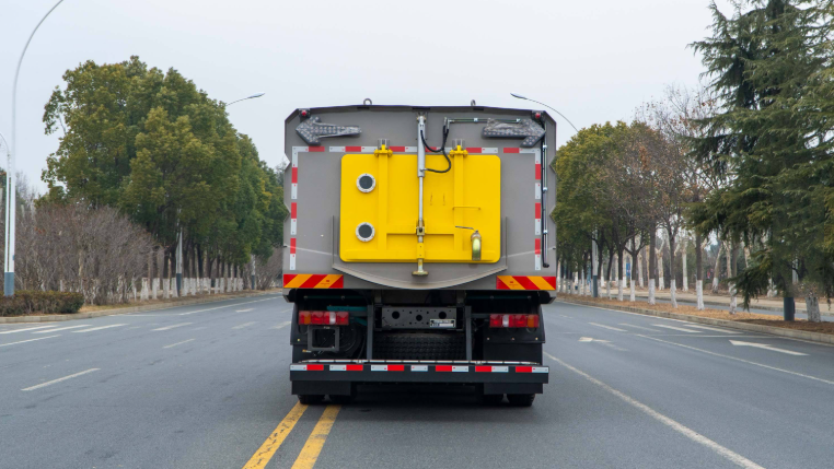 road cleaning truck price