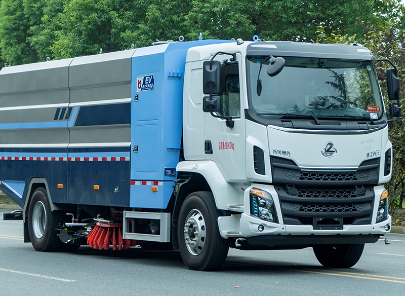 electric road cleaning truck