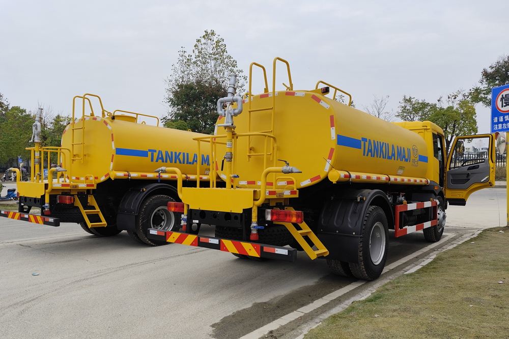 FAW sprinkler truck