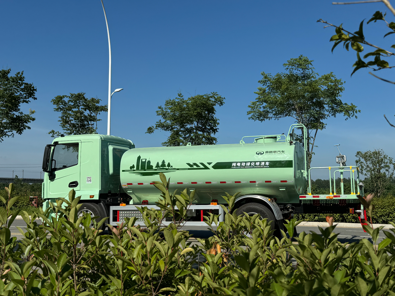 electric sprinkler truck