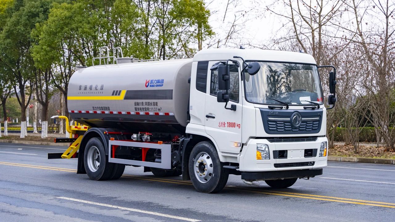 15 Square Sprinkler Truck