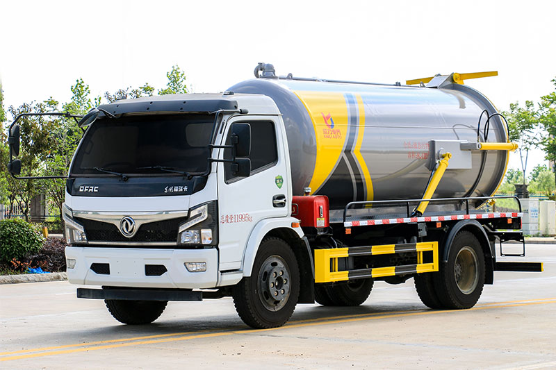 suction sewage truck