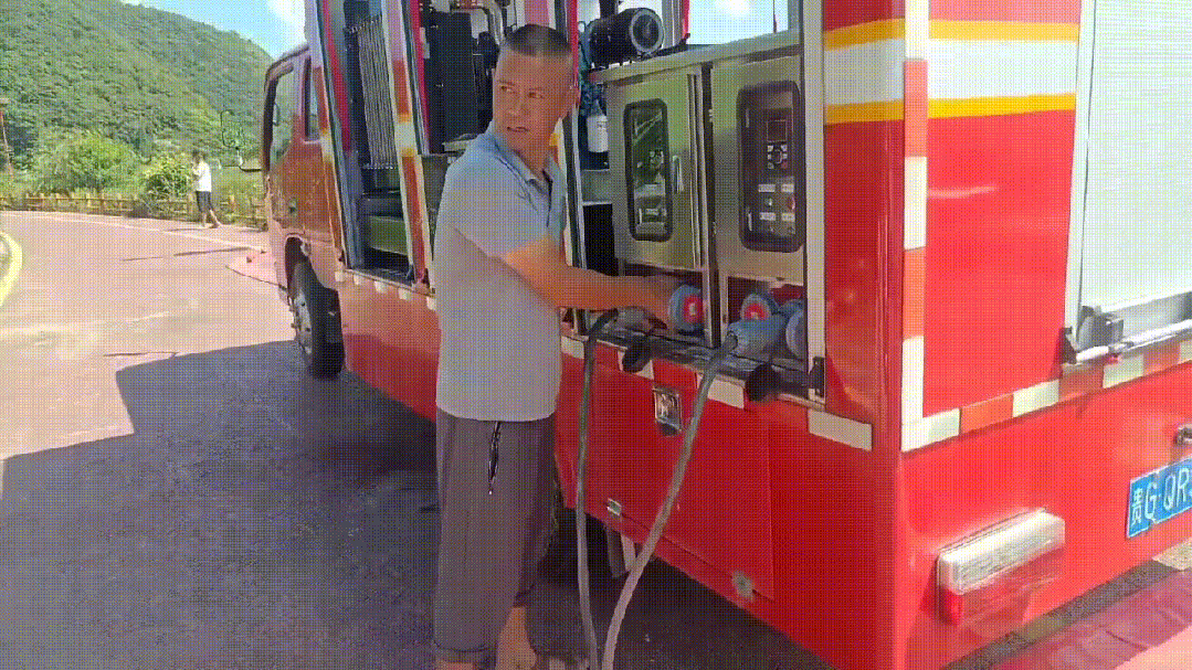 environmental sanitation cleaning truck