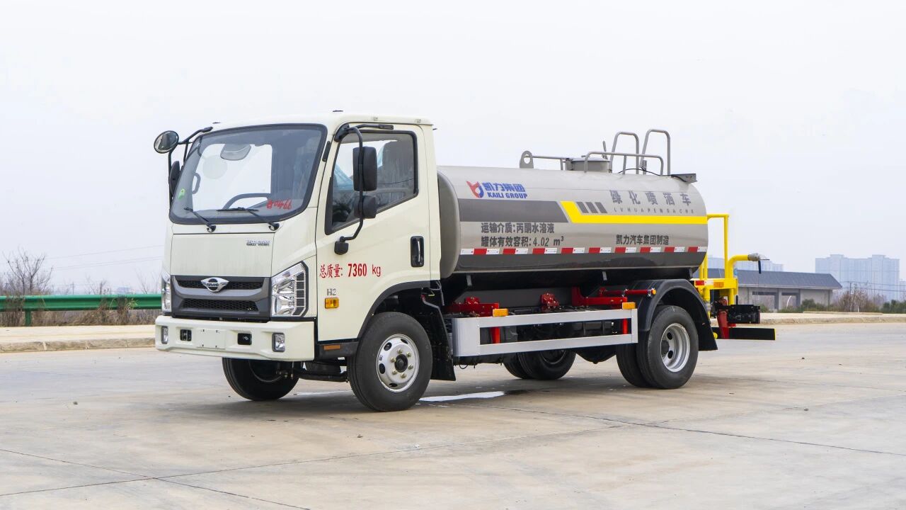 Sprinkler Truck