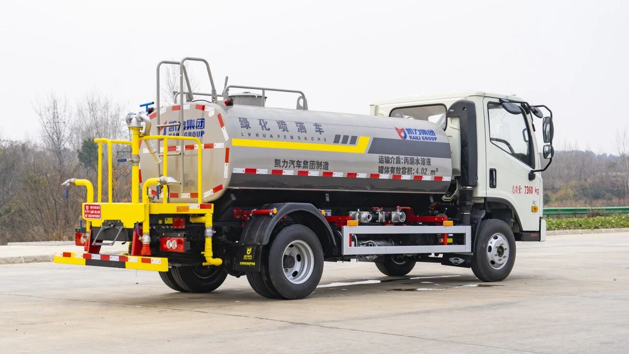 Sprinkler Truck