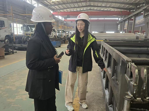 Иностранные гости из Гвинеи посетили завод для обмена опытом и сотрудничества