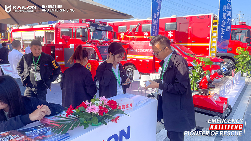 Compressed air foam fire truck