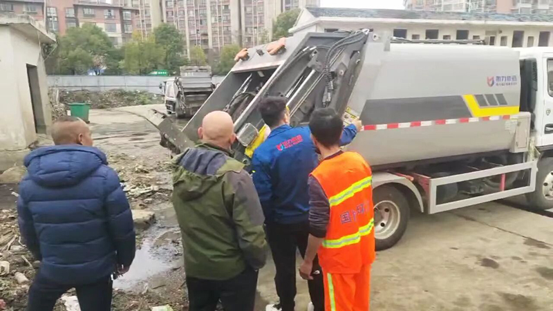 Compressed garbage truck Compressed garbage truck