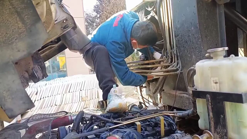 Hook arm garbage truck Hook arm garbage truck