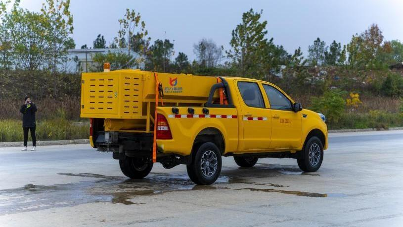 road cargo truck road cargo truck