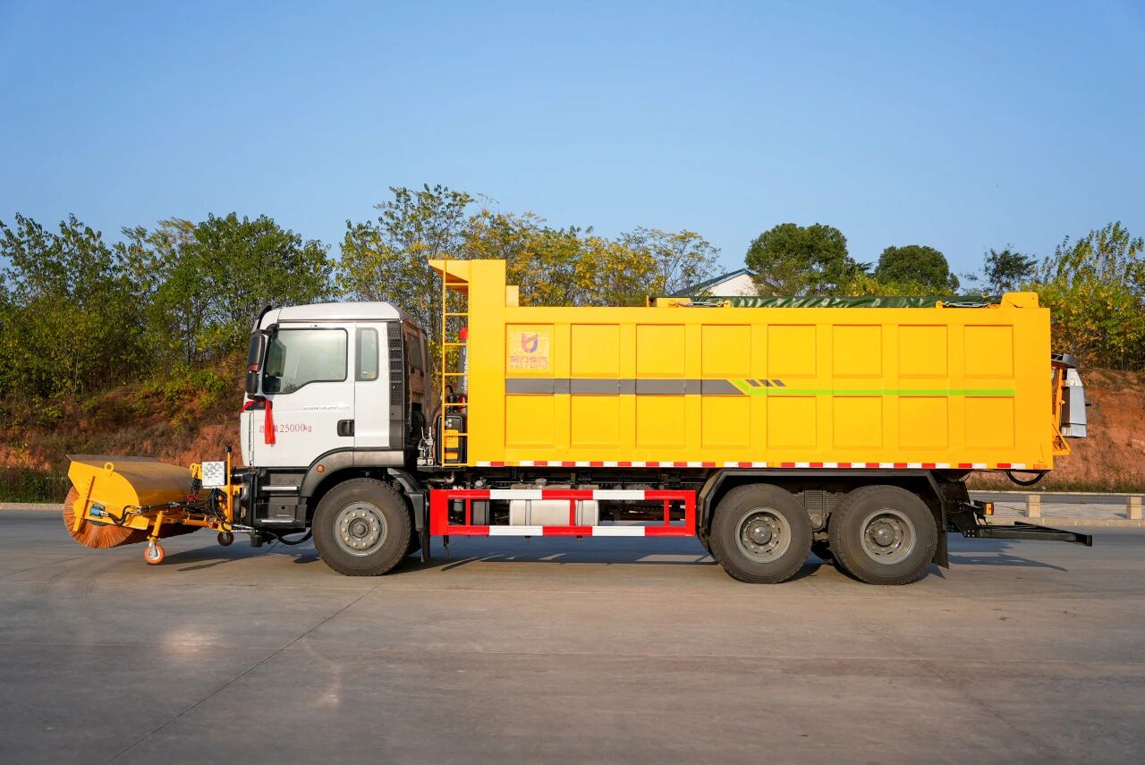 Snow truck Snow truck