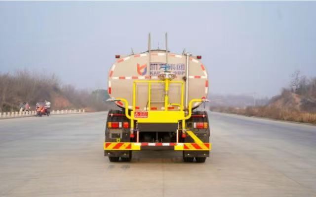 Truk Penyiram Air Kailifeng Sinotruk 12cbm – KLF5160GPSC6