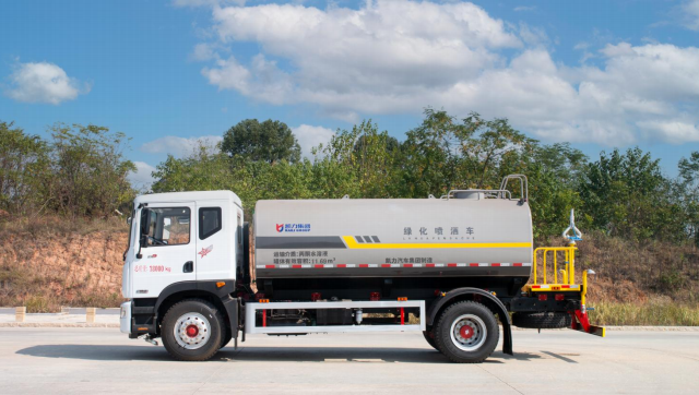 Truk Penyiram Air Kailifeng Dongfeng D9 15cbm 200-230HP – KLF5181GPSE6
