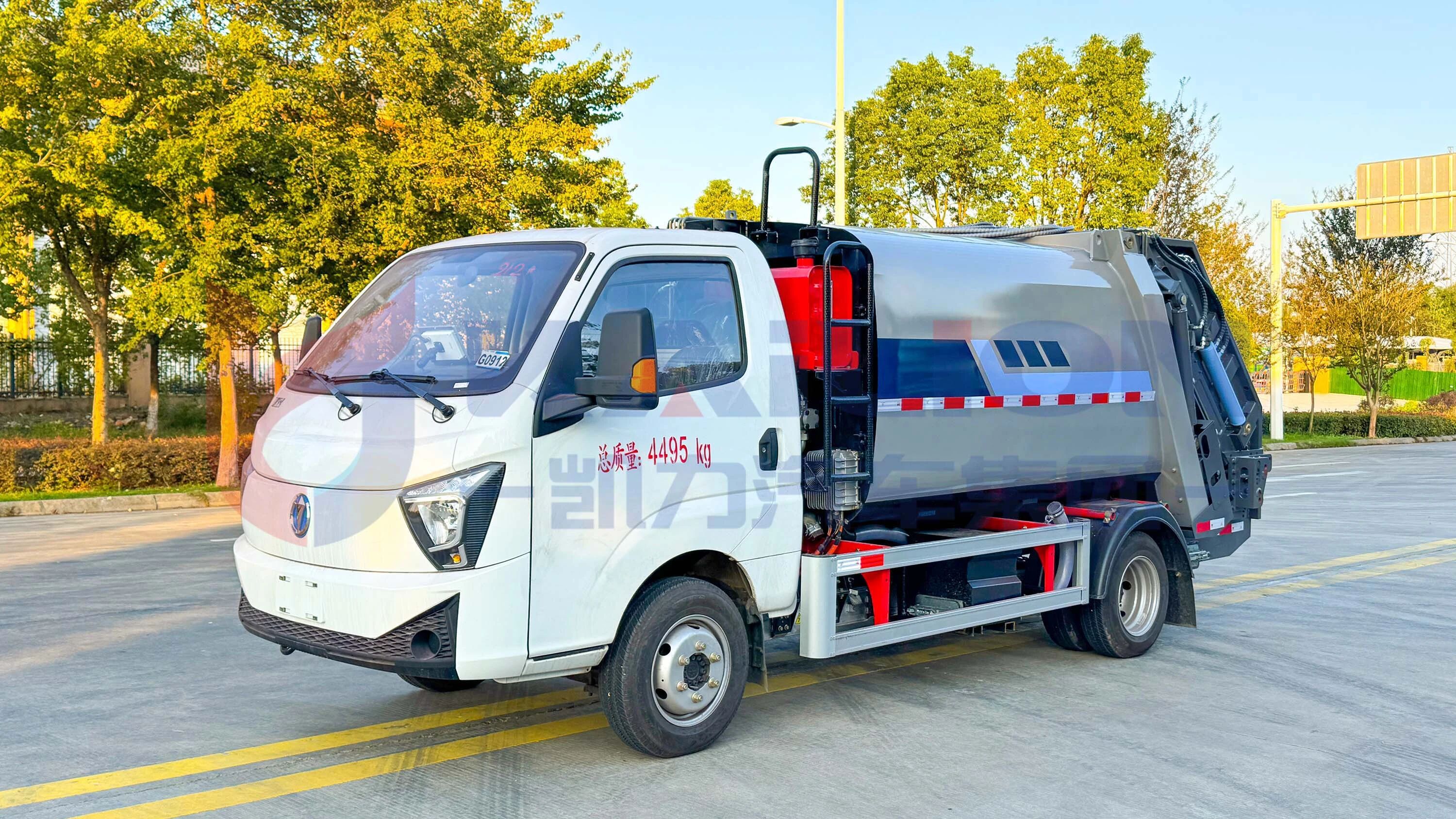 compactor garbage truck