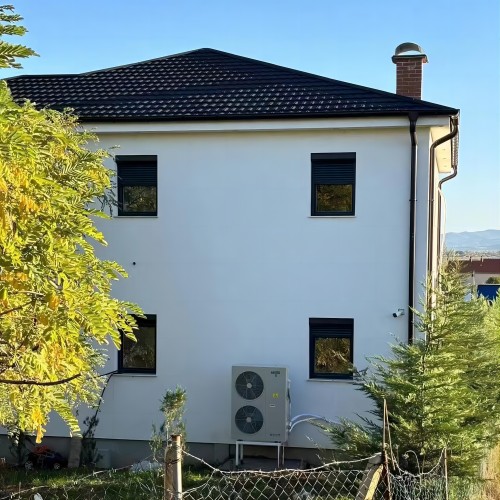 Monobloc R32 heating cooling and DHW