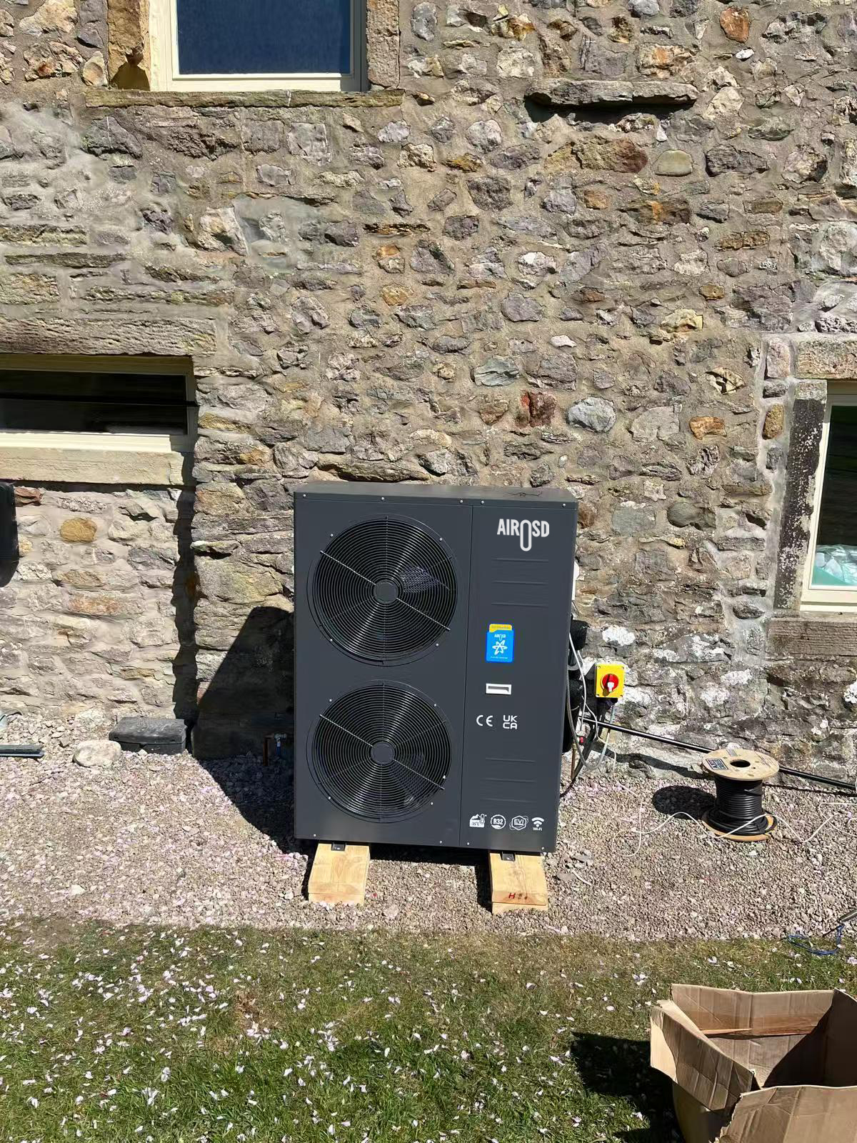 Monobloc R32 heating cooling and DHW Monobloc R32 heating cooling and DHW