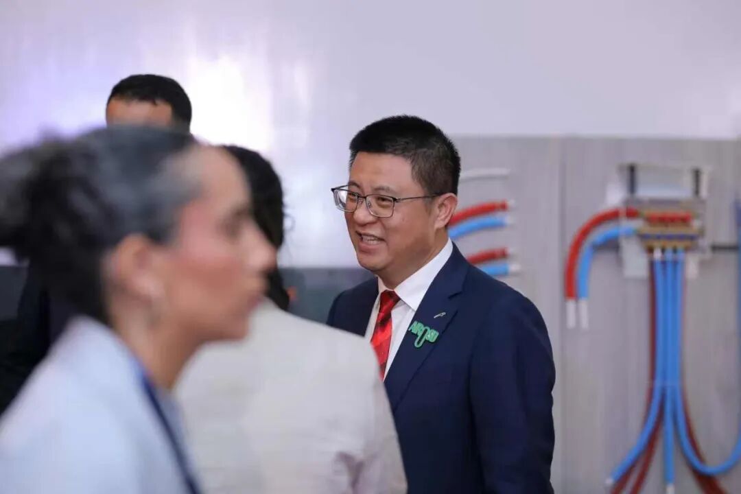 Heating and cooling heat pumps Heating and cooling heat pumps