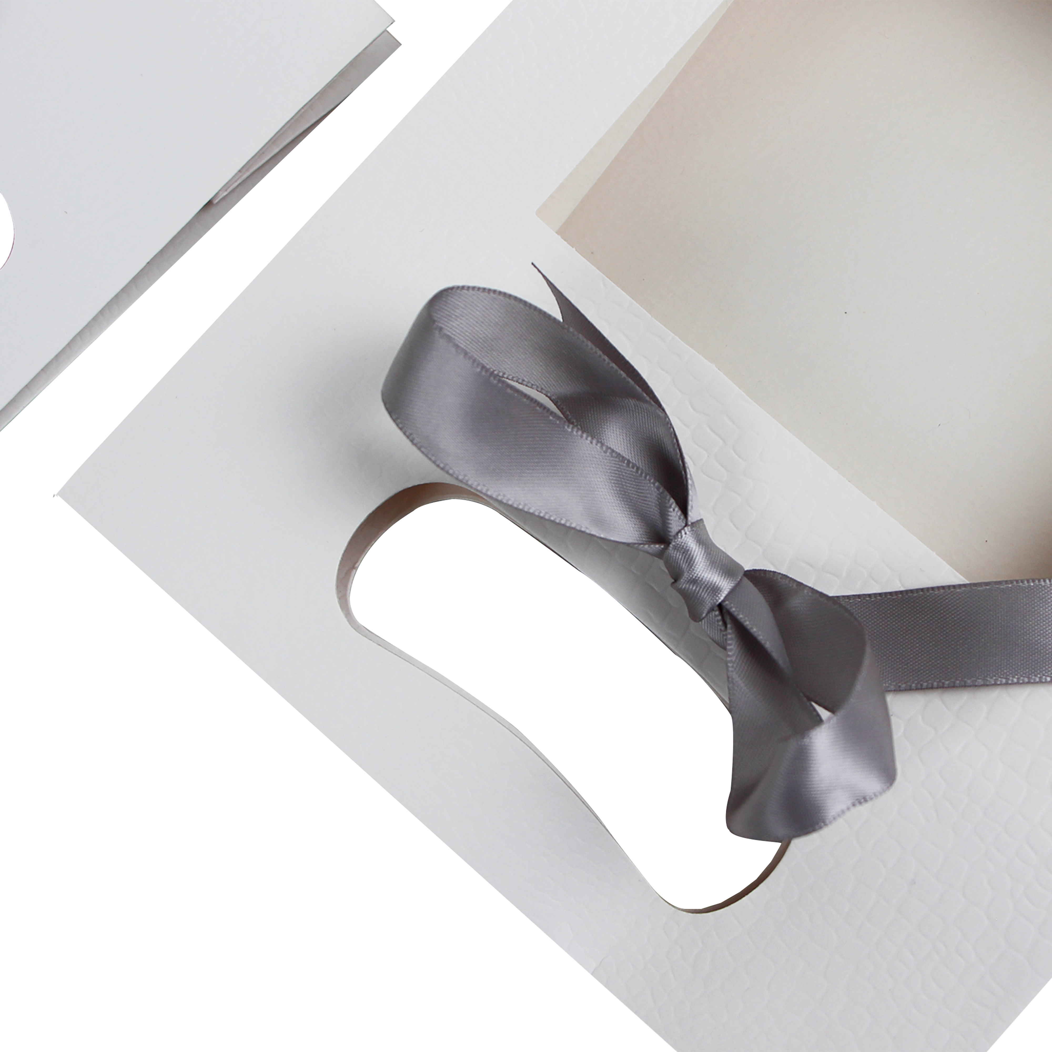 Colored Paper Bags With Diecut Handle